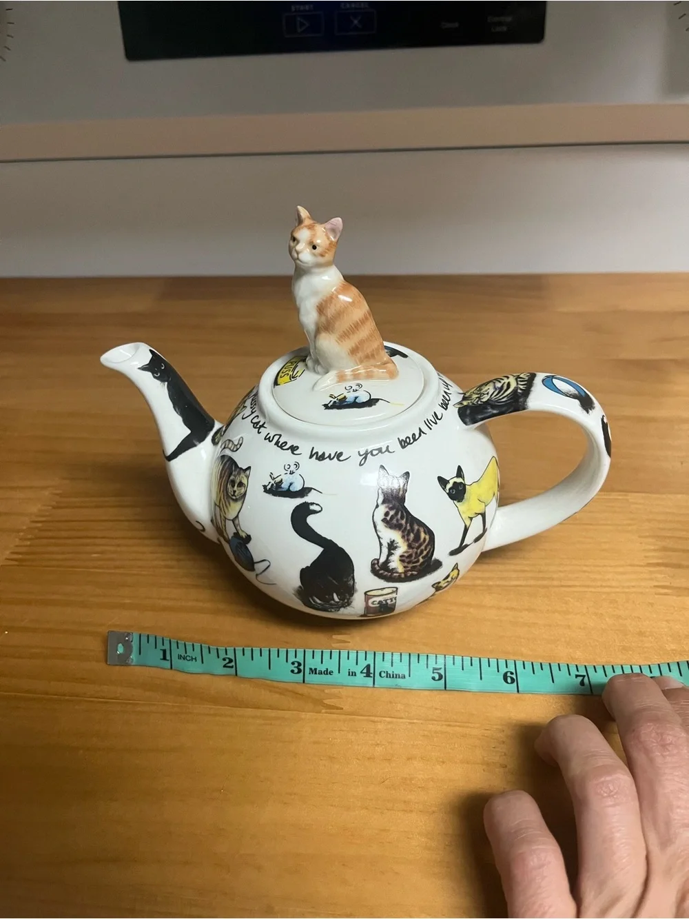 Kit-Tea Cat Porcelain Teapot designed in England by Paul Cardew